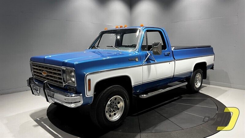 Chevrolet-Other-Pickups-1975-23