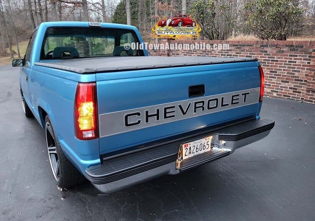Chevrolet-Silverado-1500-Pickup-1993-8