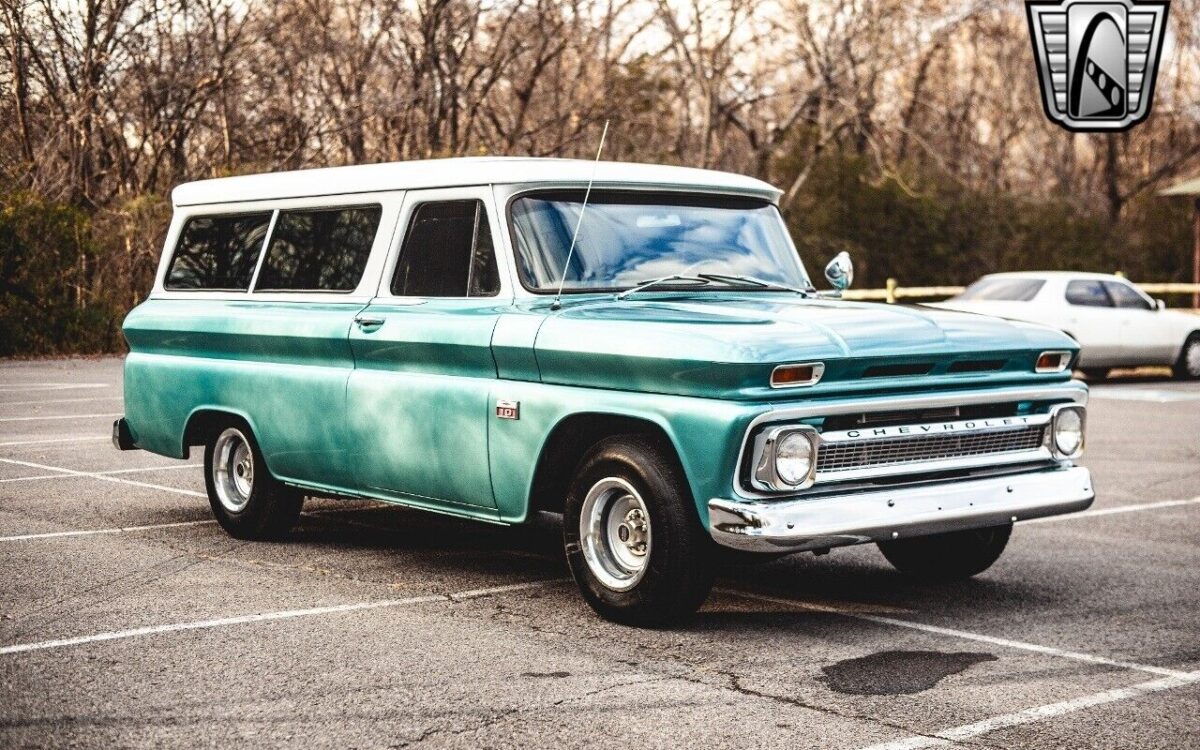 Chevrolet-Suburban-1966-8