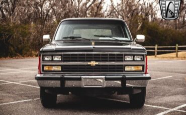 Chevrolet-Suburban-1991-9