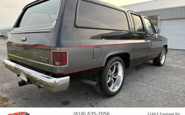 Chevrolet-Suburban-SUV-1989-10