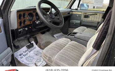 Chevrolet-Suburban-SUV-1989-2