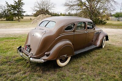 Chrysler-Airflow-1936-5