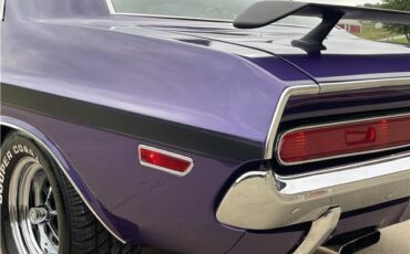 Dodge-Challenger-1970-13