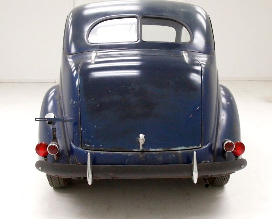 Ford-74-Series-Berline-1937-3