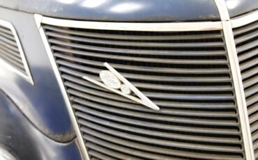 Ford-74-Series-Berline-1937-8
