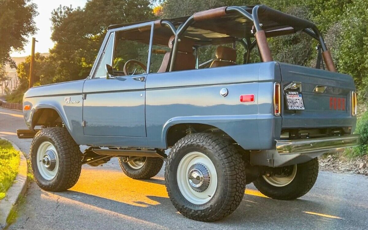 Ford-Bronco-1966-4