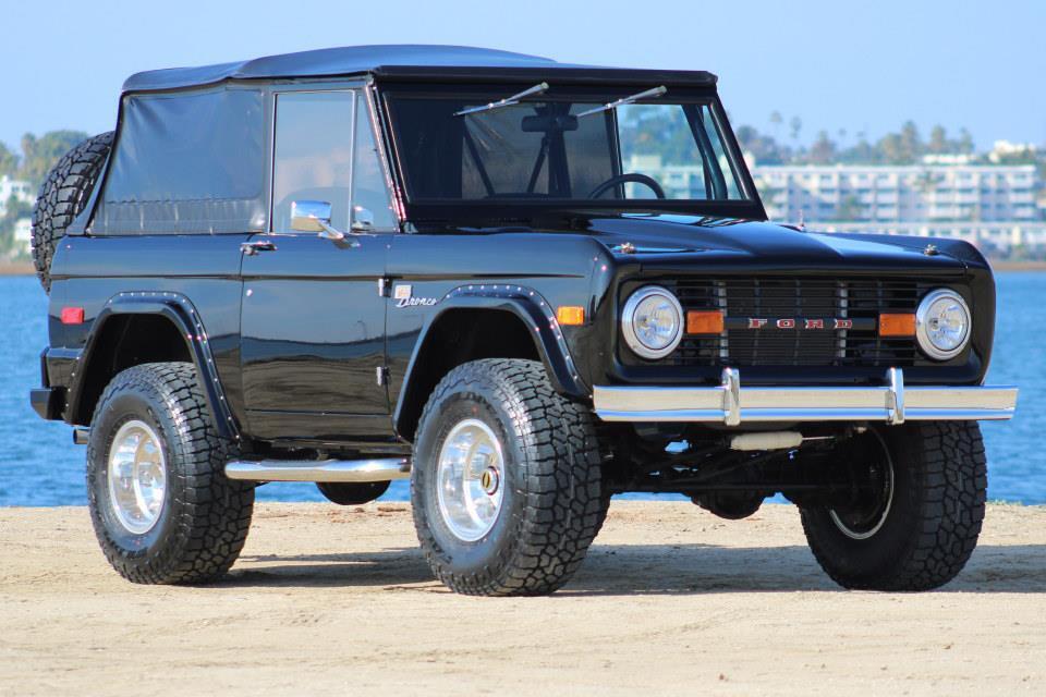 Ford-Bronco-1970-1