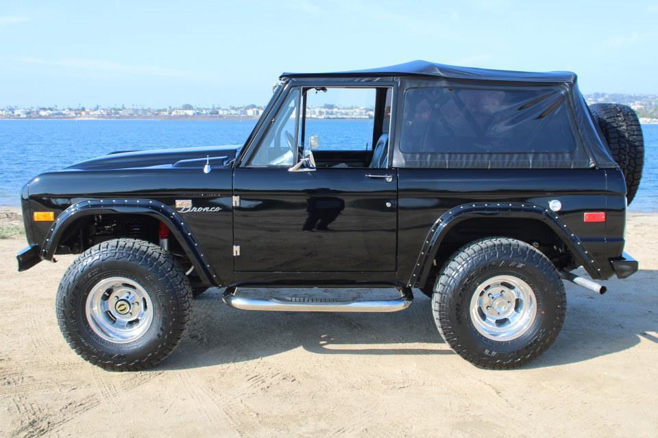 Ford-Bronco-1970-23
