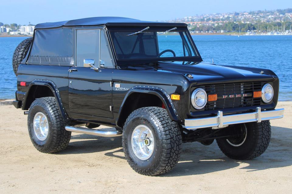 Ford-Bronco-1970-30