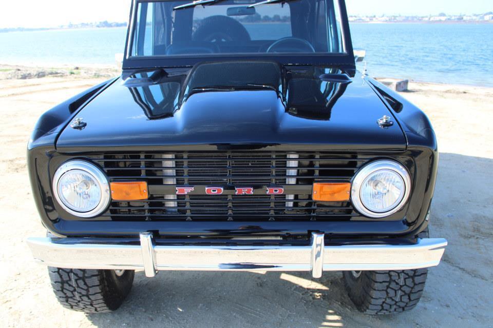 Ford-Bronco-1970-35