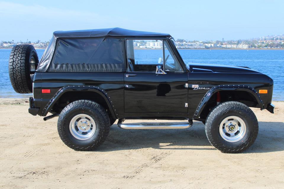 Ford-Bronco-1970-8