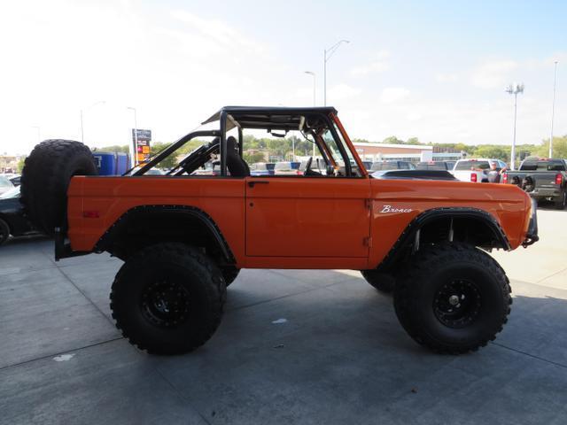 Ford-Bronco-1975-9