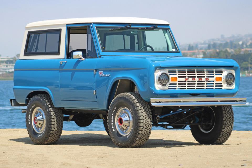 Ford-Bronco-1976-1