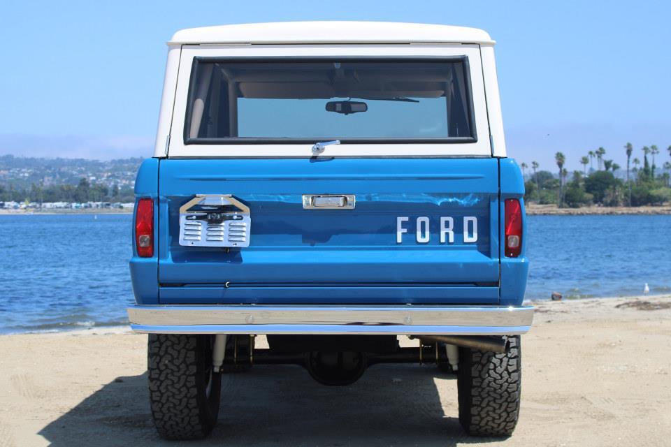 Ford-Bronco-1976-28