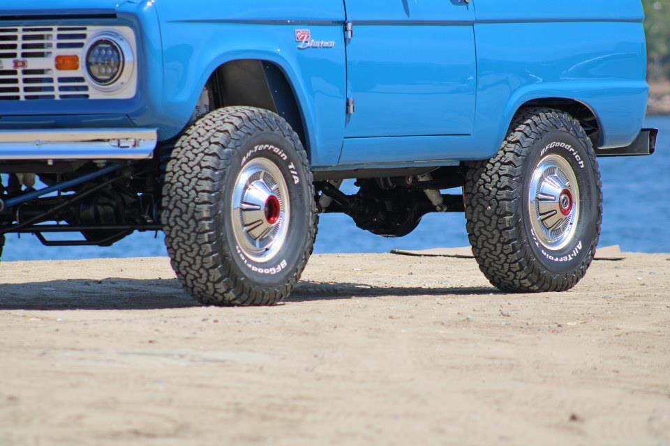 Ford-Bronco-1976-30