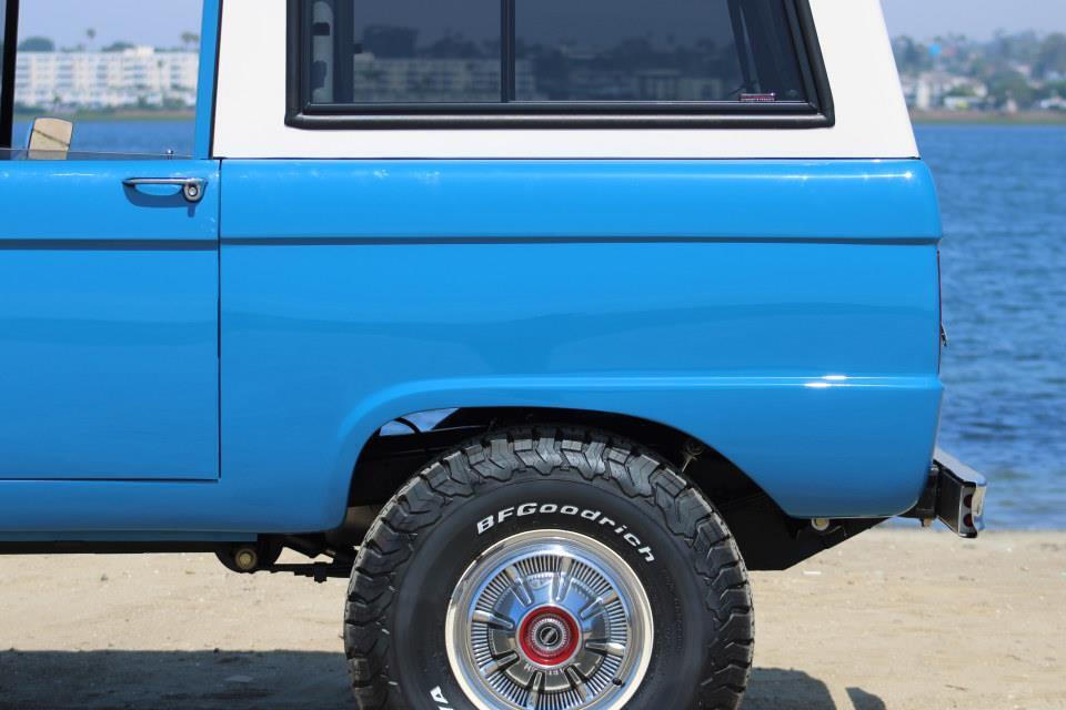 Ford-Bronco-1976-35