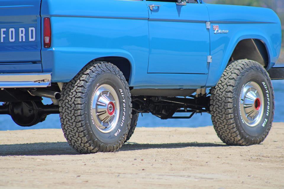 Ford-Bronco-1976-39