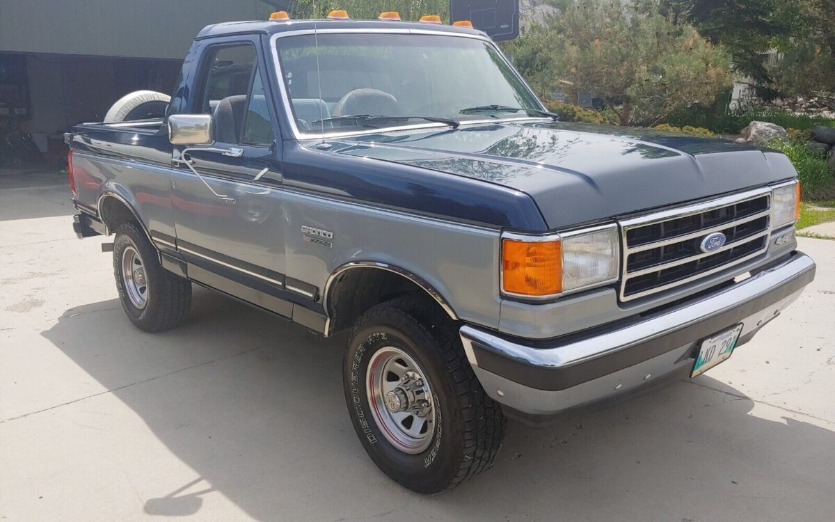 Ford-Bronco-SUV-1990-1
