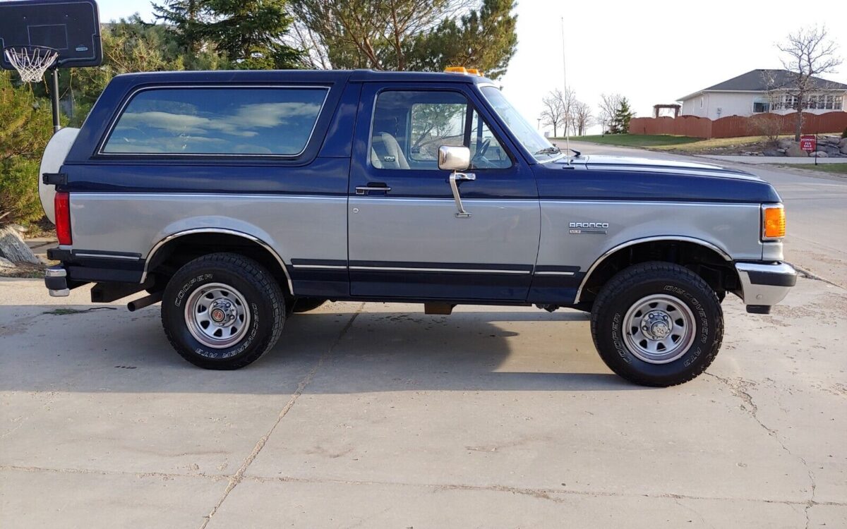Ford-Bronco-SUV-1990-2