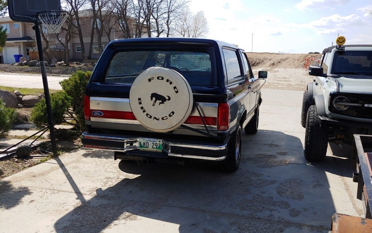 Ford-Bronco-SUV-1990-8
