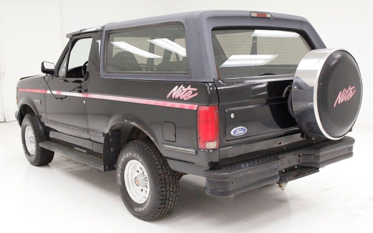 Ford-Bronco-SUV-1992-2