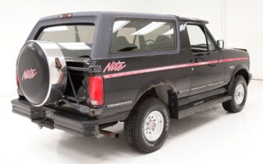 Ford-Bronco-SUV-1992-3