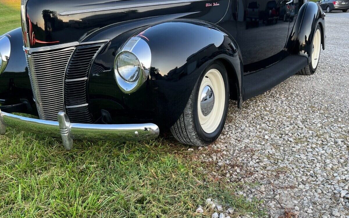 Ford-Deluxe-1940-1