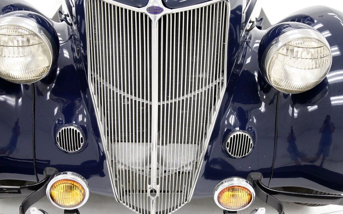 Ford-Deluxe-Berline-1936-11