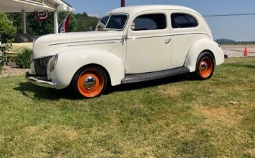 Ford-Deluxe-Berline-1939-1