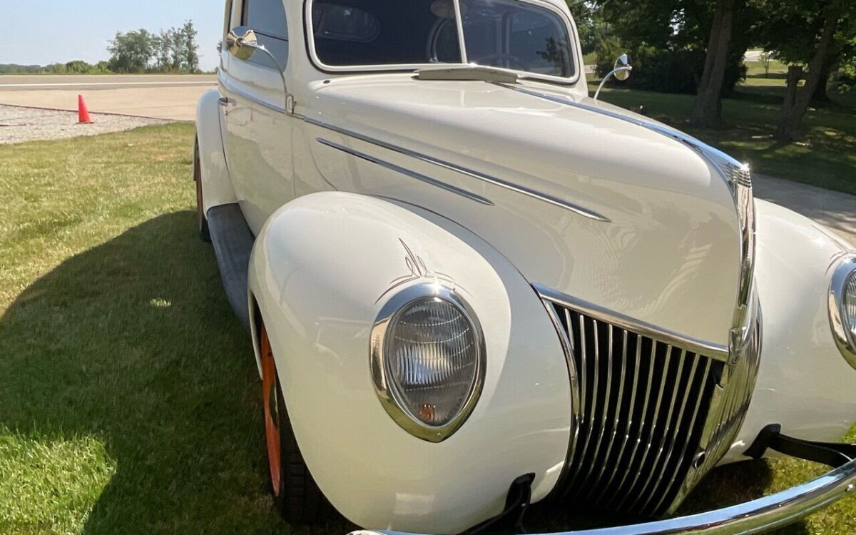 Ford-Deluxe-Berline-1939-12