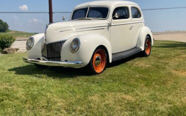 Ford-Deluxe-Berline-1939-3