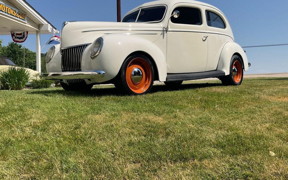 Ford-Deluxe-Berline-1939-4