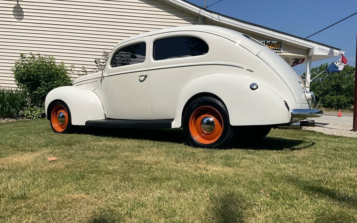 Ford-Deluxe-Berline-1939-9