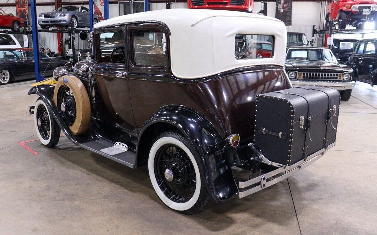 Ford-Model-A-Coupe-1930-4