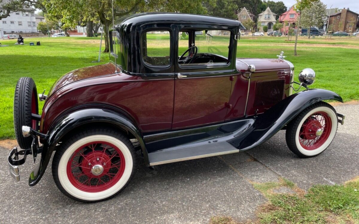 Ford-Model-A-Coupe-1931-7