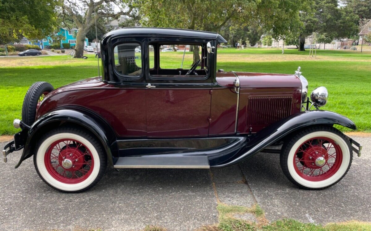 Ford-Model-A-Coupe-1931-8