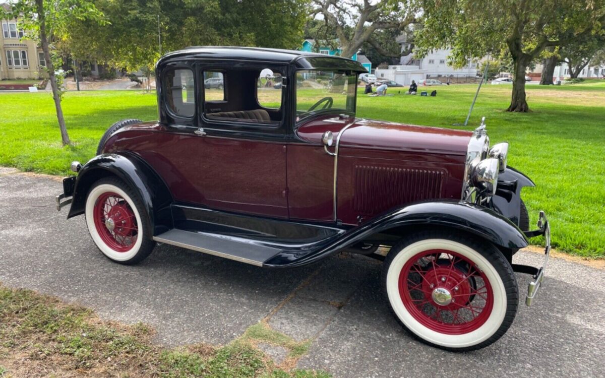 Ford-Model-A-Coupe-1931-9