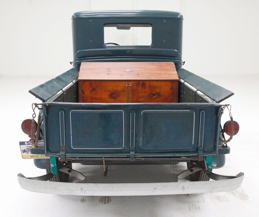 Ford-Model-B-Pickup-1932-4