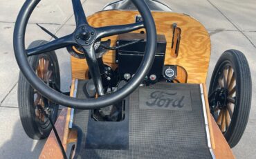 Ford-Model-T-1919-2