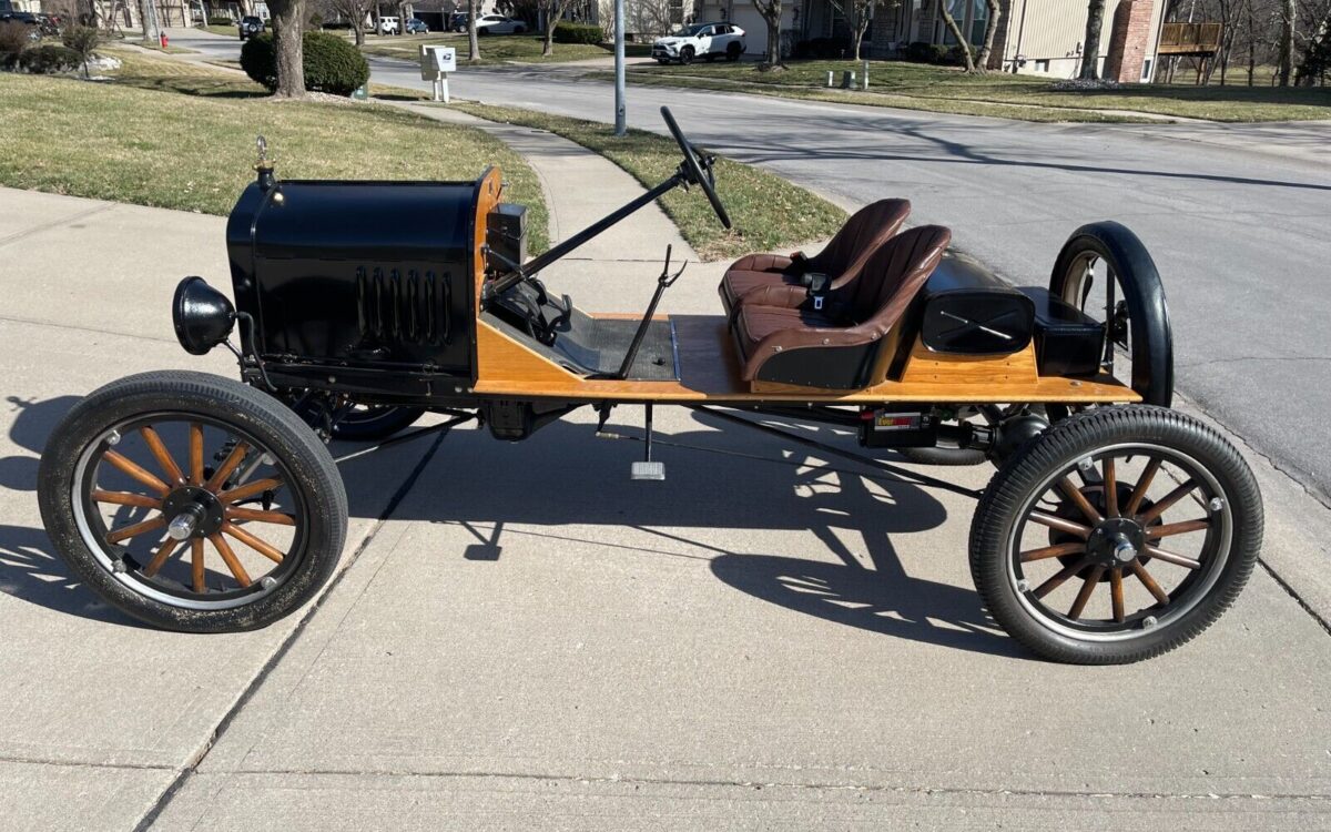 Ford-Model-T-1919-6