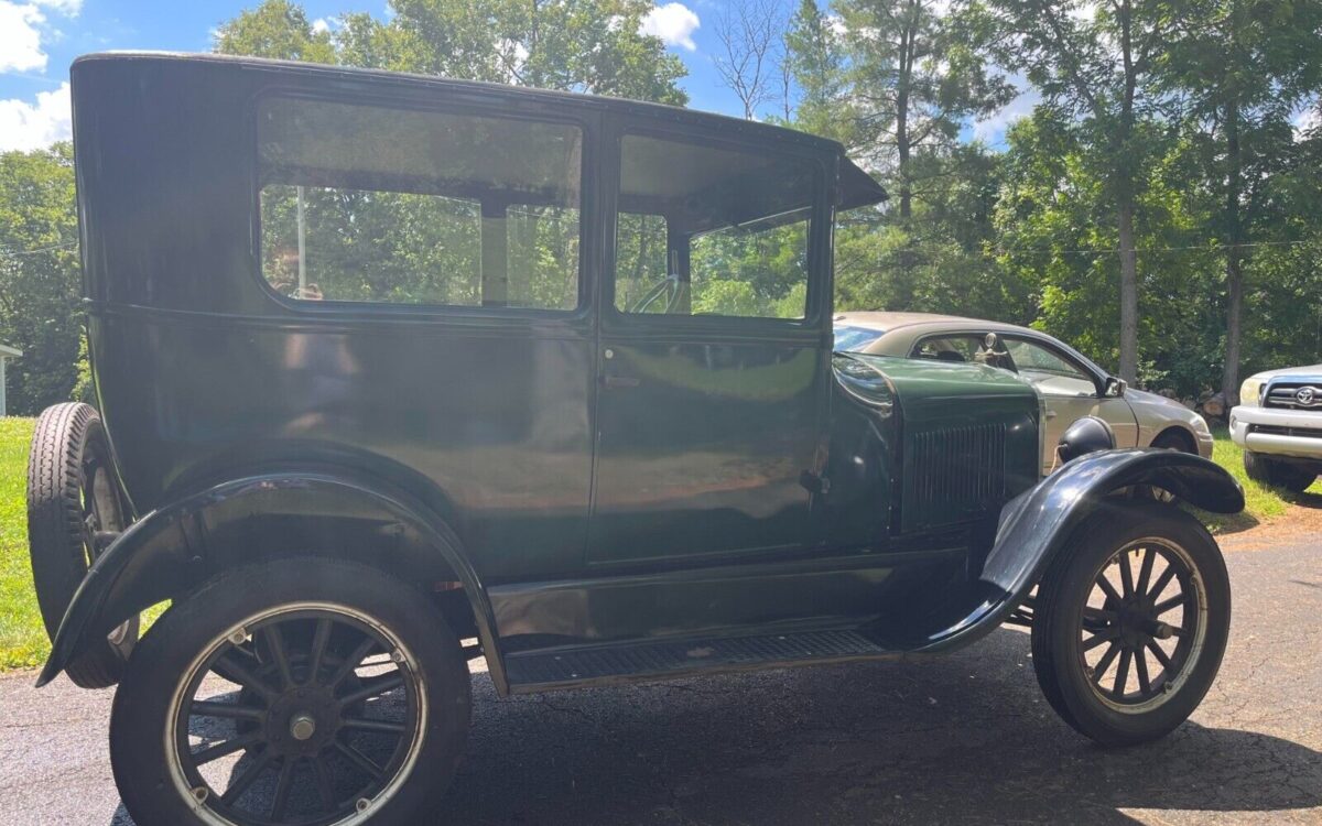 Ford-Model-T-1926-4