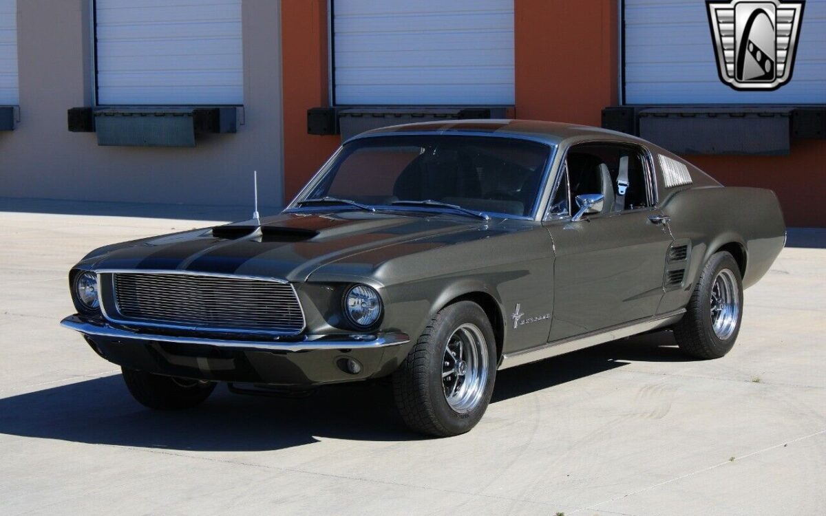 Ford-Mustang-1967-2