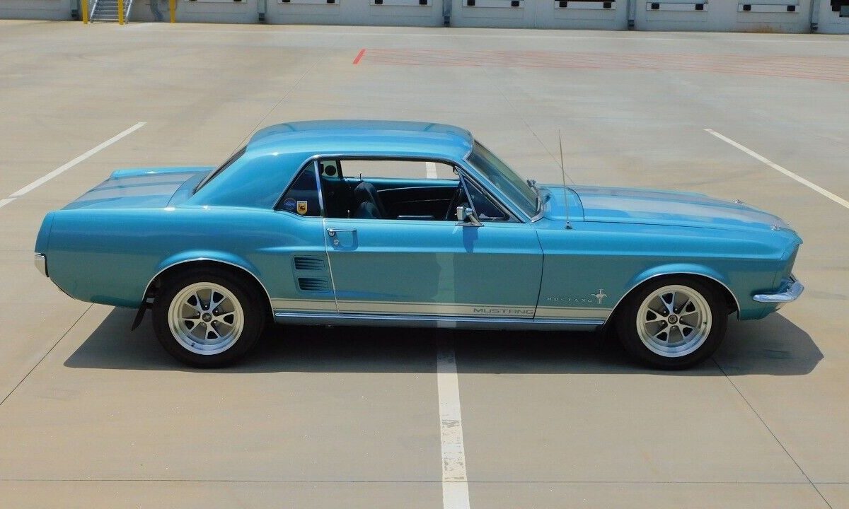 Ford-Mustang-1967-8