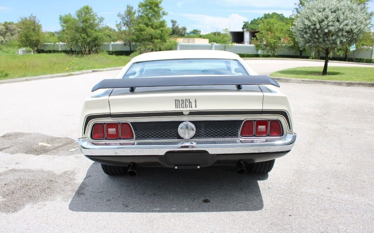 Ford-Mustang-1971-6