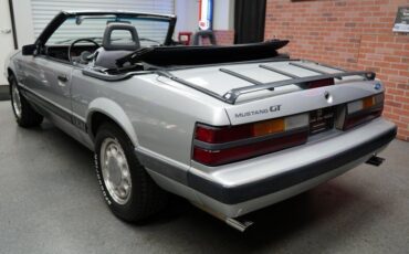 Ford-Mustang-Cabriolet-1986-11