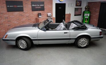 Ford-Mustang-Cabriolet-1986-9