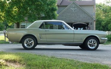 Ford-Mustang-Coupe-1966-2