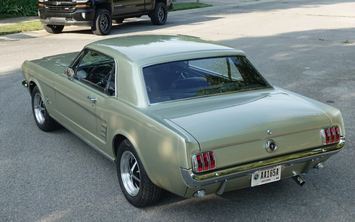 Ford-Mustang-Coupe-1966-5