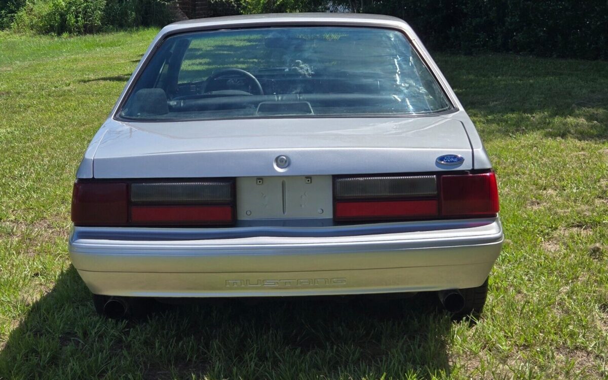 Ford-Mustang-Coupe-1991-4